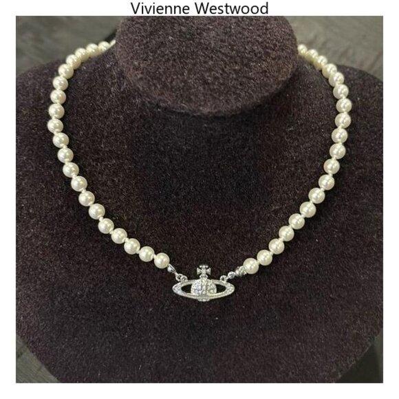 NWT Vivienne Westwood LARGE Bas Relief Pearl Necklace - Picture 1 of 5